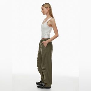 Aritzia TNA cache cargo pants